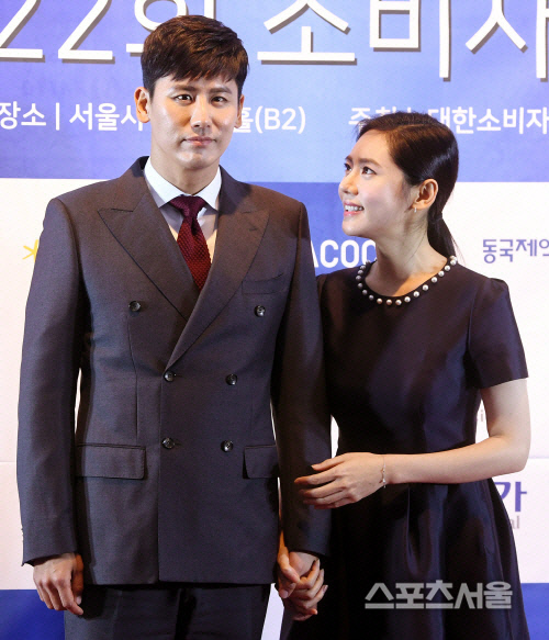 추자현♥우효광 부부, 부모 됐다…오늘(1일) 득남 (공식)