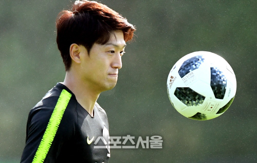 [포토] 이청용, 놓치지 않는다!