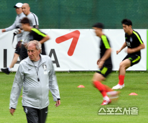 [포토] 토니 그란데 코치, 평가전 준비는...끝났다!