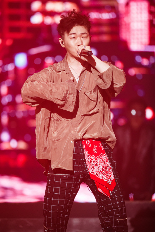 리듬파워 행주, 미모의 스튜어디스와 핑크빛 열애설