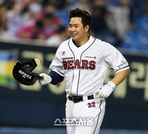 [포토]김재환, 끝내기 홈런의 주인공