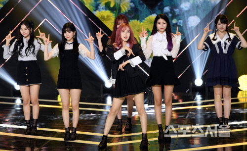 여자친구, 명예훼손 게시물 및 악성 댓글 고소 예정 '강력 대처'(공식)