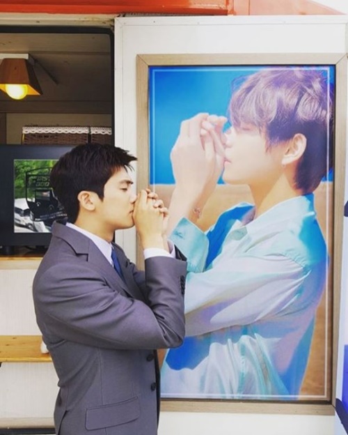 '우리 형식이 귀엽죠?' 뷔, 박형식에 커피차 선물…박서준 "잊지 않겠다"