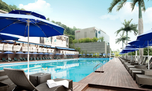 4. 그랜드 워커힐 서울_야외수영장 리버파크 메인풀