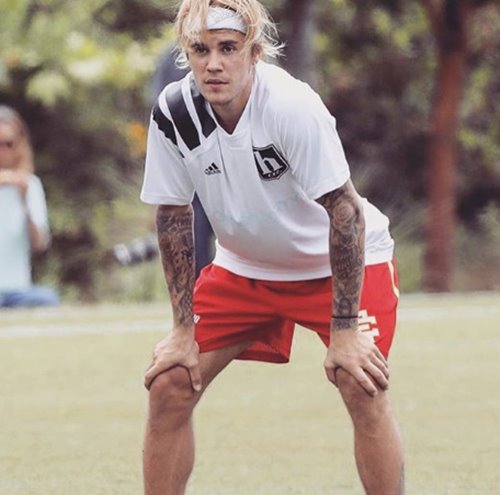 [할리웃톡]저스틴 비버, 前 여자친구 볼드윈과 데이트 '고메즈는?'