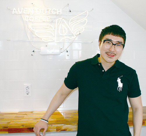 최고급 품질의 커피를 저렴한 가격에 벤티 사이즈로 맛 볼 수 있는 커피계의 히어로!