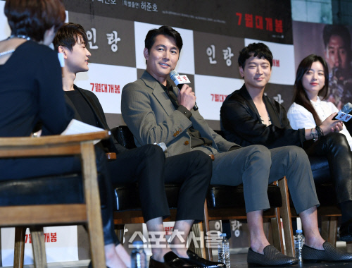 [포토]영화 인랑, 정우성은 훈련대장