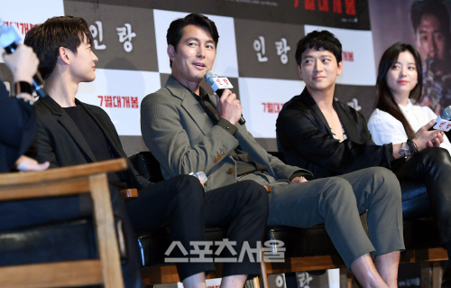 [포토]영화 인랑의 정우성...신념의 사나이로