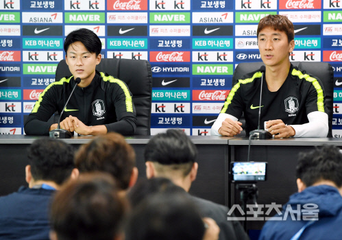 [포토] 이승우-정우영, 멕시코전 기싸움에 지지 않겠다!