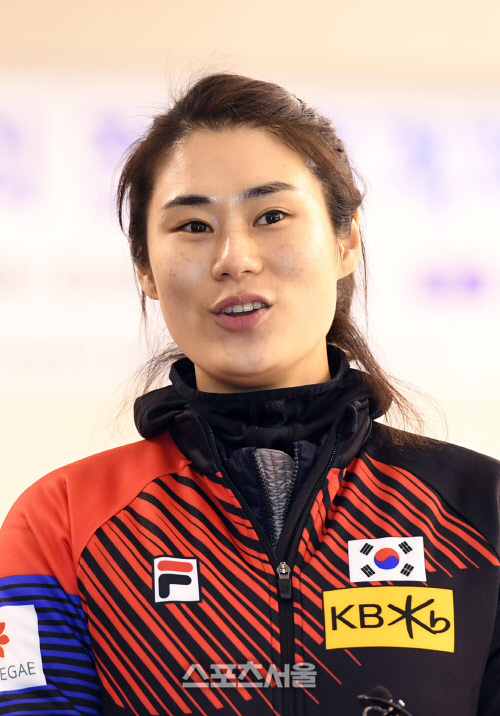 '은메달 신화' 눈치보다 뒤늦게 징계 내린 컬링연맹…김민정-김경두 재심 결정