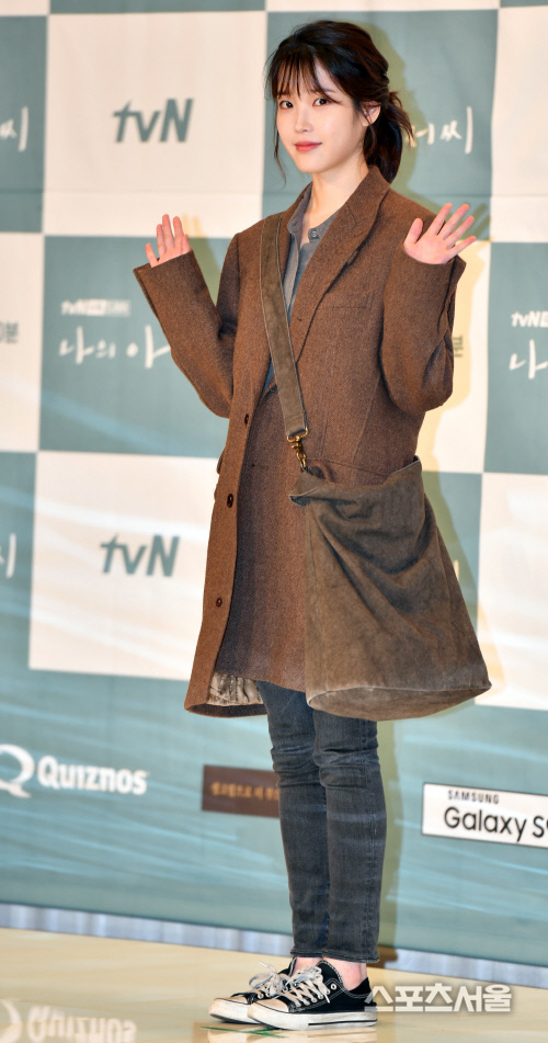 아이유, 2018년 6월 女 광고 모델 평판 조사서 1위...2위 한혜진·3위 김연아