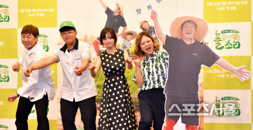 [포토]농부포즈 이진호 한태웅 송하윤 김숙