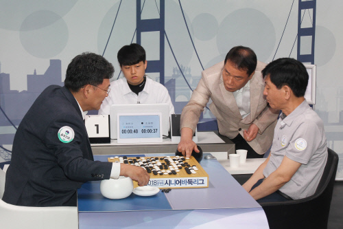 차민수(왼쪽)_박상돈 심판(가운데)