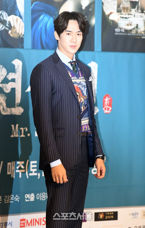 [포토]미스터 션샤인 유연석, 인사드려요