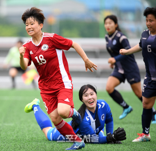 [포토] 이지현 '이게 안들어가네' (여왕기)