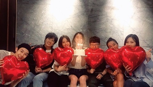 '마녀', 개봉 6일 만 100만 관객 돌파…김다미X최우식 인증샷 공개