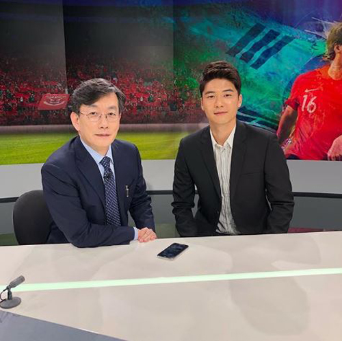 "손석희 사장님과 함께" 기성용, '뉴스룸' 출연 인증샷 공개