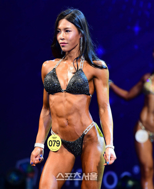 피트니스스타 비키니 그랑프리 이주은, 완벽한 초콜릿 복근이죠~[포토]