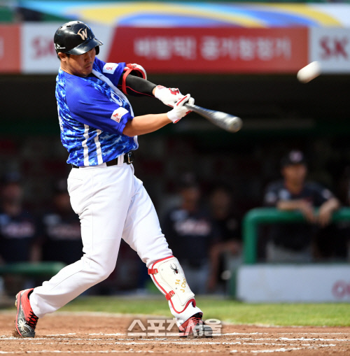 [포토] 300홈런의 사나이 최정!
