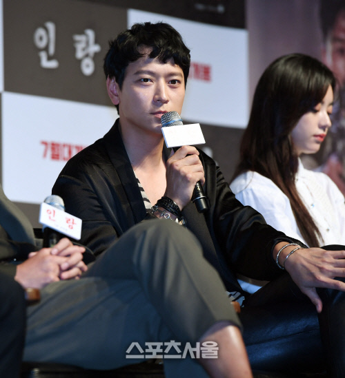 강동원 측, 한효주와 열애설 부인 "일정 겹쳤을 뿐..친한 사이"