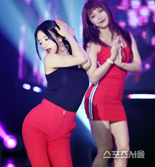 [포토] 에이핑크 윤보미, 우아한 S라인!