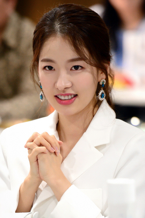 그녀로 말할 것 같으면 이시아 (1)