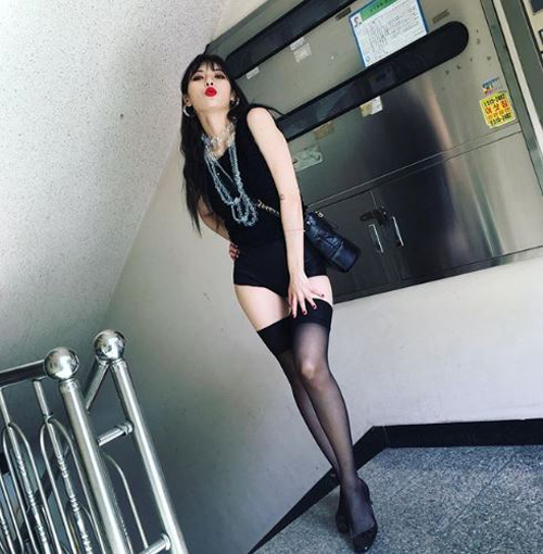 "일상도 섹시" 현아, 더위 잊게 하는 '도발적 의상'