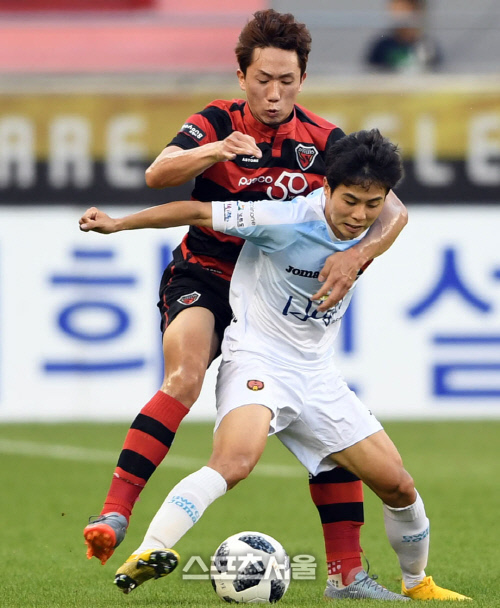 [포토] 땀벅벅 밀착수비~