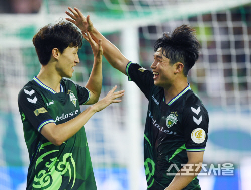 [포토] 전북 이재성-이승기, 선제골이다!