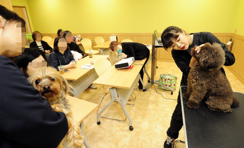 [주말&유통] 이마트, 직장인 위한 문화센터 강좌 증설 外