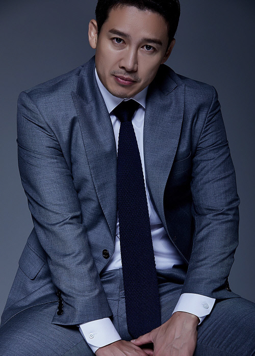 \'야성의 눈빛을 가진 신사\' 정문홍 로드FC 전 대표, 야성이 깃든 신사의 매력~[포토]