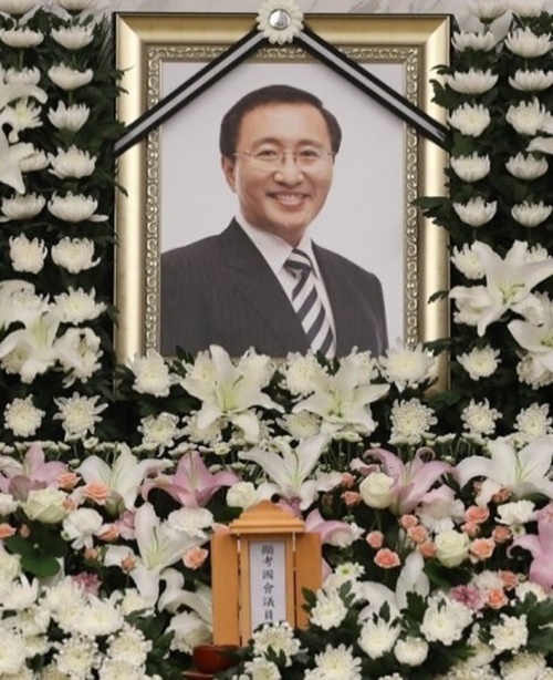 "존경할 만한 어른이 떠났다" 강유미, 故 노회찬 애도 