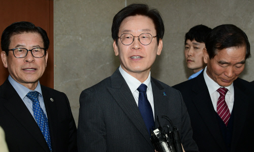 이재명 "실체 밝혀달라" '그알-조폭유착의혹' 검찰 수사 요구