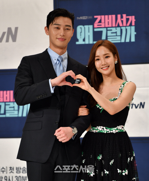 [SS드라마]'굿바이 김비서'가 남긴 3가지 #열애설 부른 열연 #성공적 웹툰 원작 #뒤바뀐 수목극 판도