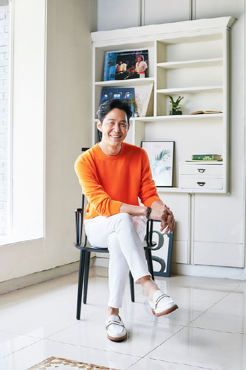 '신과함께2' 이정재, 든든한 홍보요정…31일 '라디오 아파트' 출격