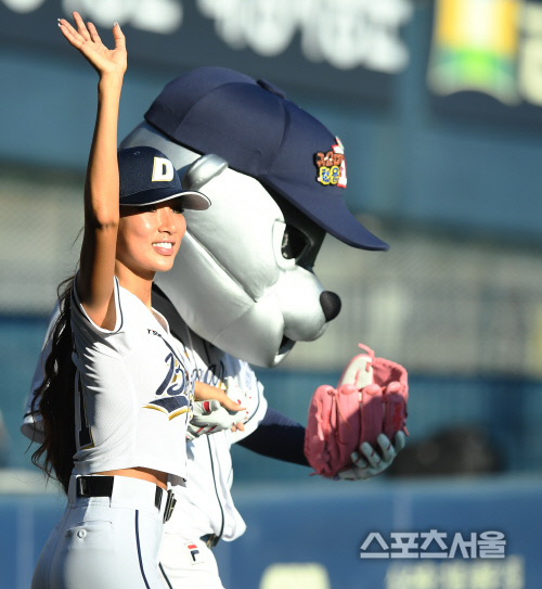 [포토] 문가비, 야구 유니폼 잘 어울리나요?