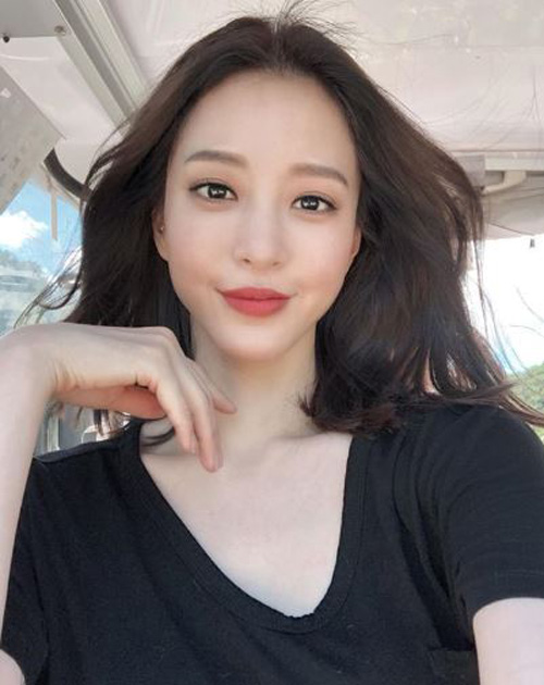 "머리색 is 뭔들" 한예슬, 금발→핑크 이어 '흑발로 변신'