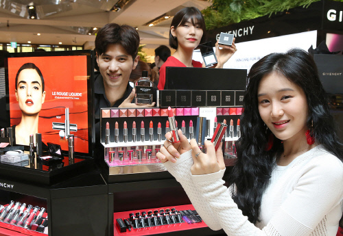 [포토] 현대百, 압구정본점에 '지방시 뷰티' 1호점 오픈