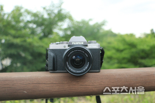 [리뷰]"완성도는 올리고, 가격은 내렸다" 미러리스 후지필름 X-T100 써보니
