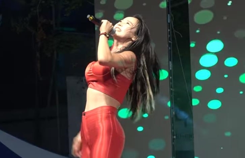 '제2의 홍진영' 지원이, 폭염 속 무더위 날리는 '新 군통령'