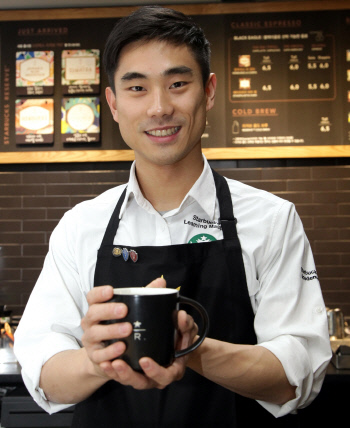 스타벅스 제14대 김경빈 커피대사 수정