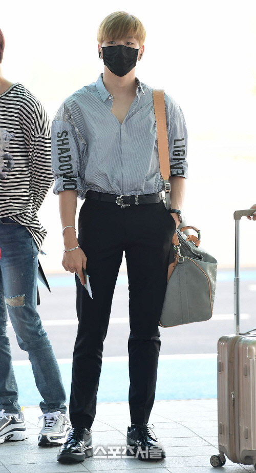 셔츠와 바지로도 가릴 수 없는 워너원 강 다니엘의 , 환상적이야~[포토]