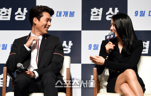 [포토] 손예진-현빈, 영화 '협상'에서 호흡