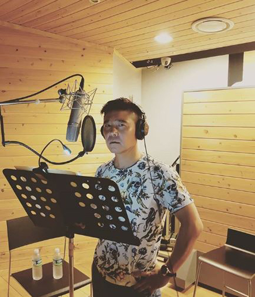 '9월 컴백' 임창정, 앨범 작업 현장 공개 "더울 땐 녹음실이 최고"