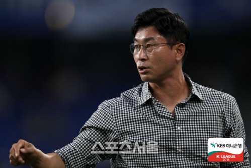 김도훈 감독 "계속 오르는 순위, 선수들 자신감 쌓을 것"