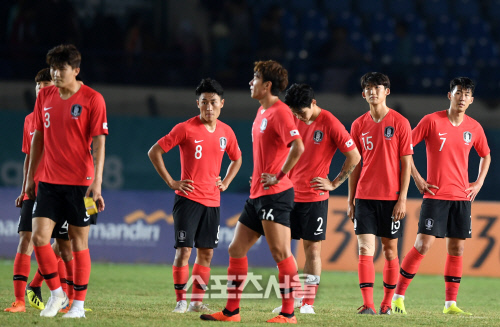 [포토] 말레이시아에 패배한 한국 축구