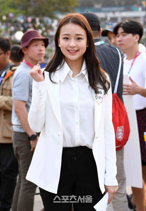 [포토] 손연재 'AG 개막식 왔어요'