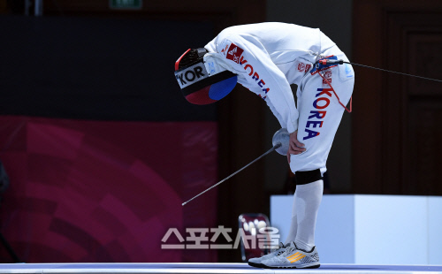 [포토] '부상 투혼' 박상영, 통한의 은메달