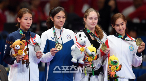 [포토] '은메달' 하민아, 표정에 아쉬움 가득