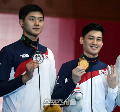 [포토] 남자 사브르 구본길 3연패, 오상욱 은메달